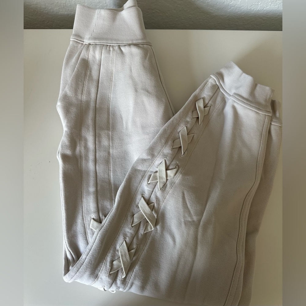 lululemon joggers